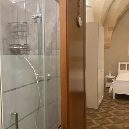 Palazzo Primitivo 2 * 曼杜里亚